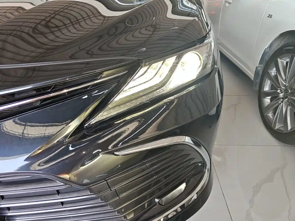 Toyota Camry 2023 — фото 24