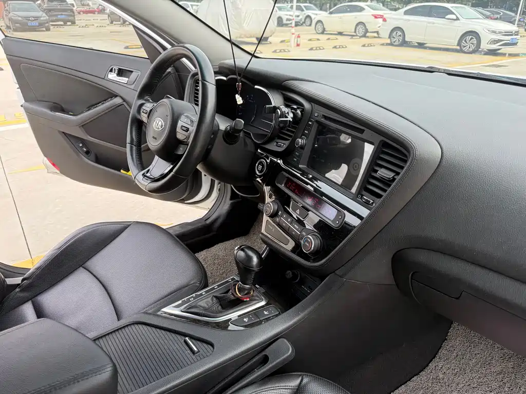 Kia K5 2015 — фото 10