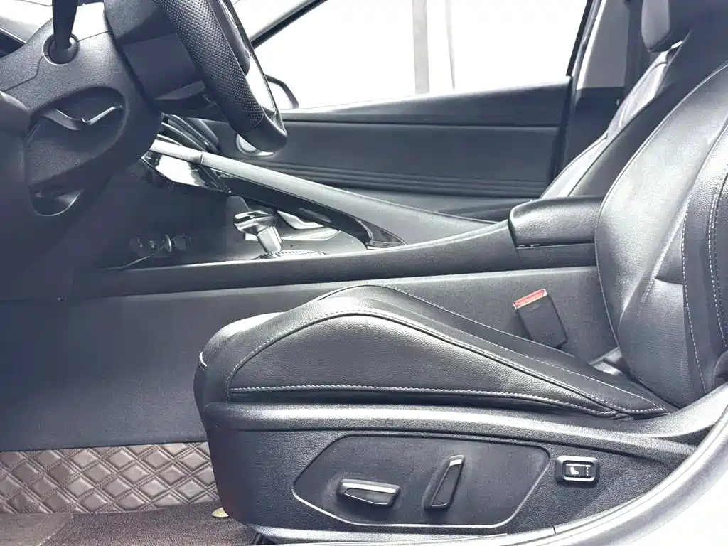 Hyundai Elantra 2022 — фото 4