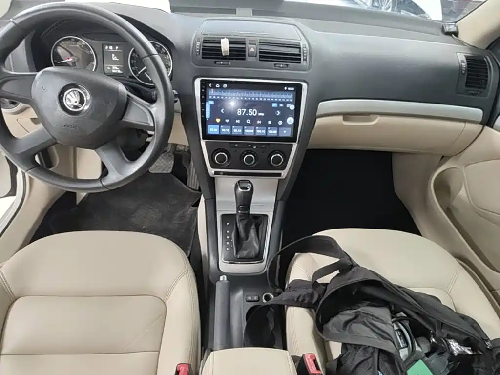 Skoda Octavia 2015 — фото 13