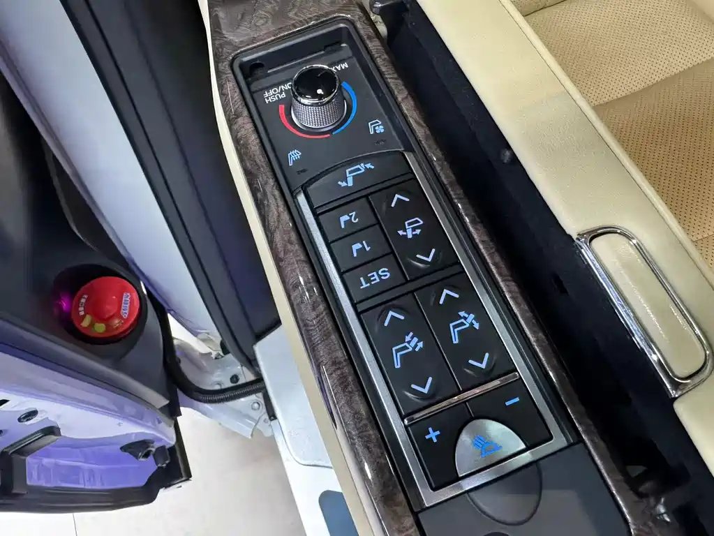 Toyota Vellfire 2023 — фото 9