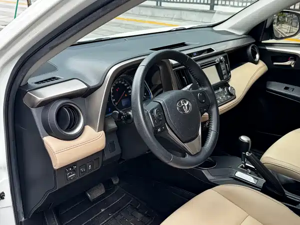 Toyota RAV4 2014