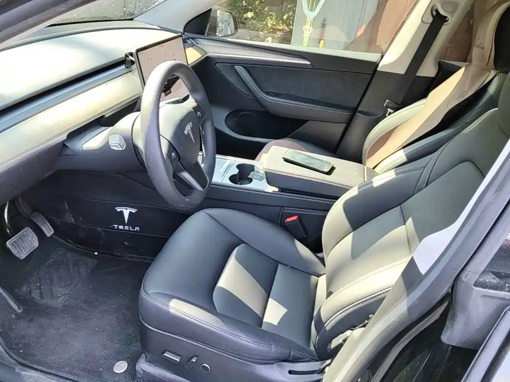 Tesla Model Y 2023 — фото 15