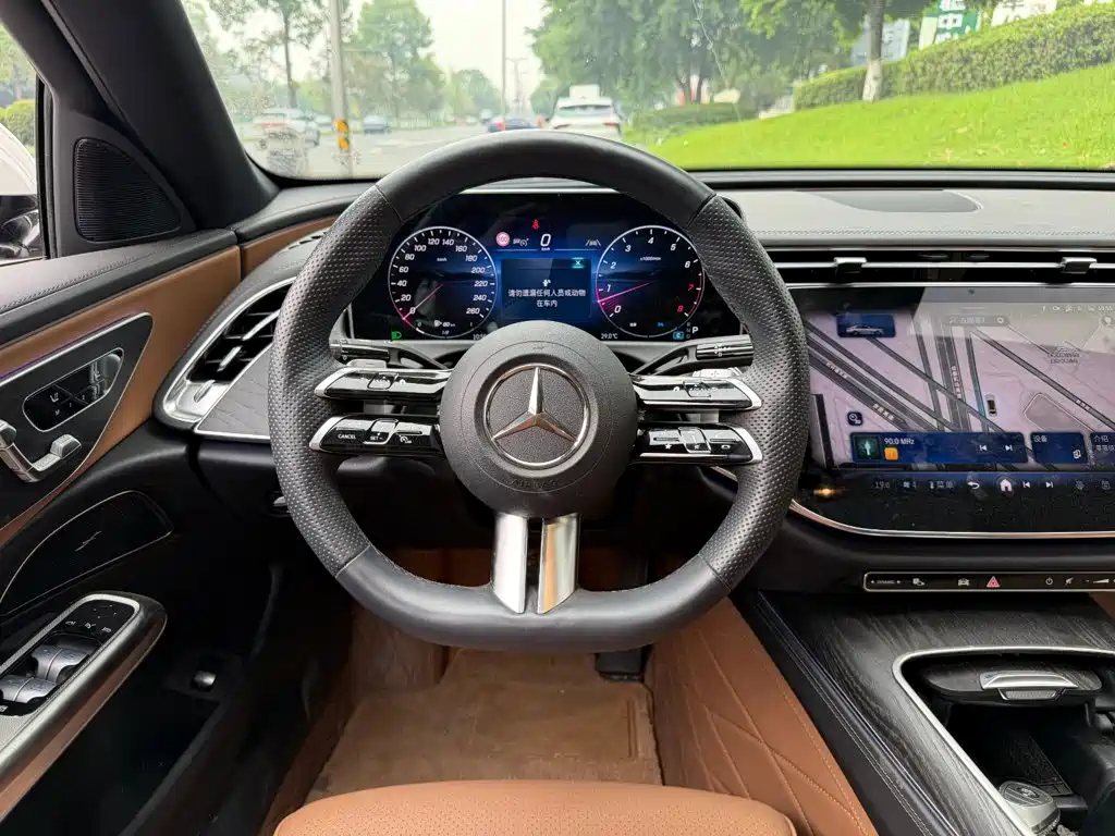 Mercedes-Benz E-Class 2024 — фото 14