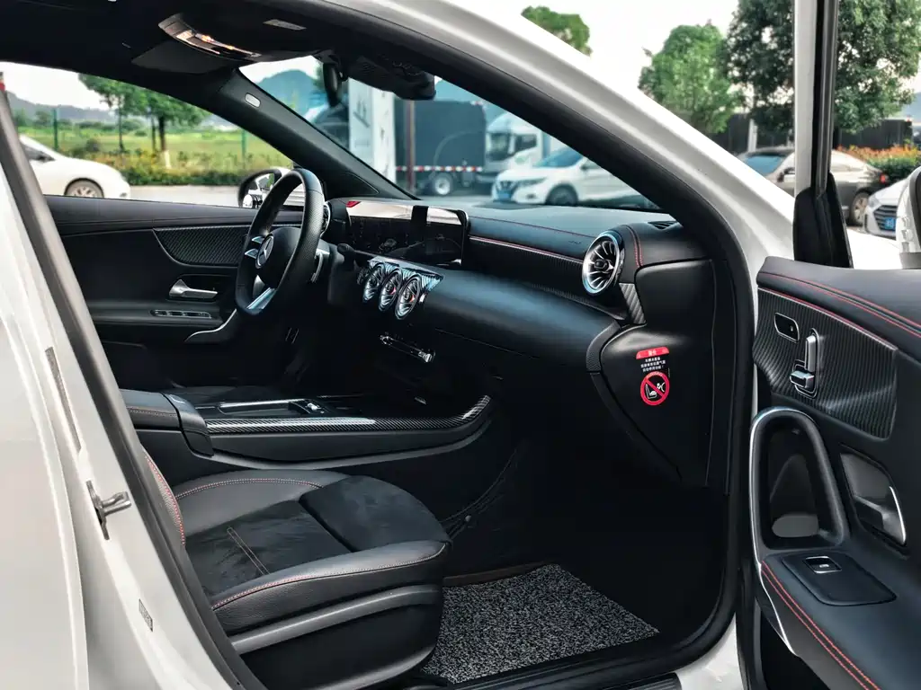 Mercedes-Benz A-Class 2025 — фото 12