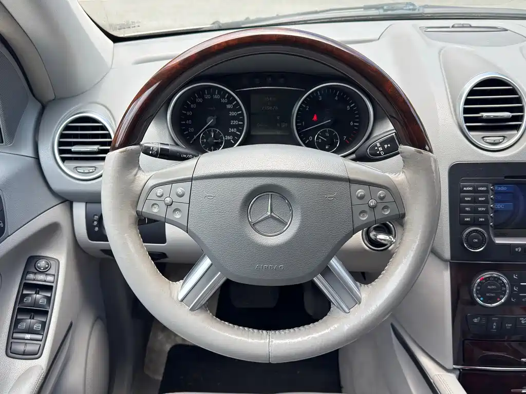 Mercedes-Benz M-Class 2008 — фото 16