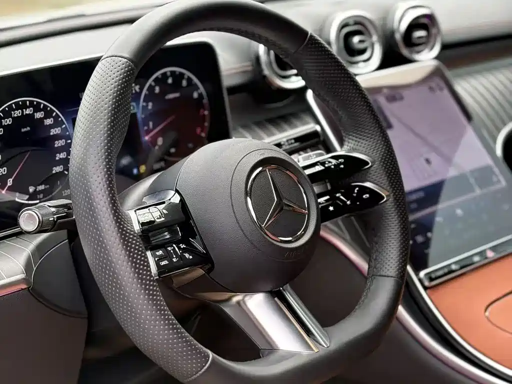 Mercedes-Benz C-Class 2023 — фото 8