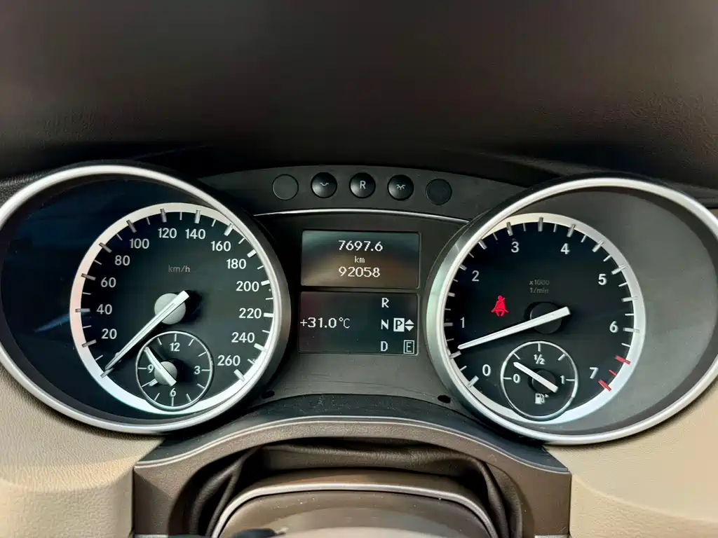 Mercedes-Benz R-Class 2015 — фото 8