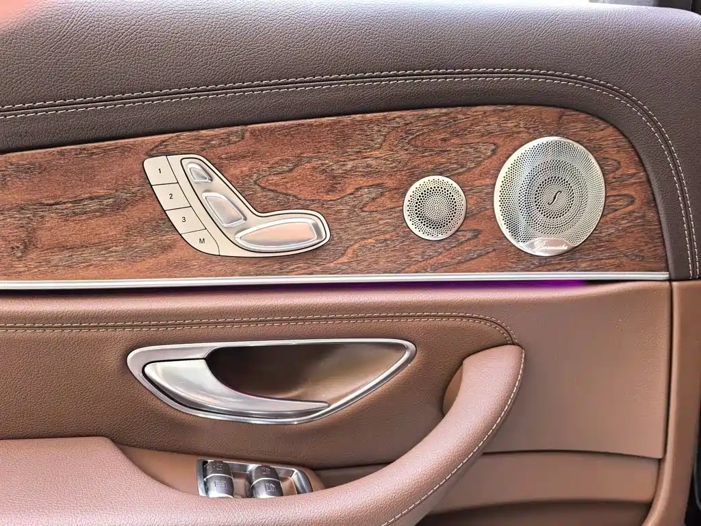 Mercedes-Benz E-Class 2023 — фото 12