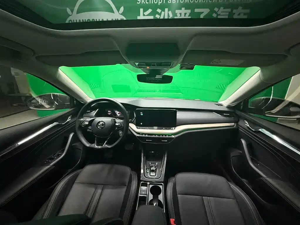 Skoda Octavia 2021 — фото 12