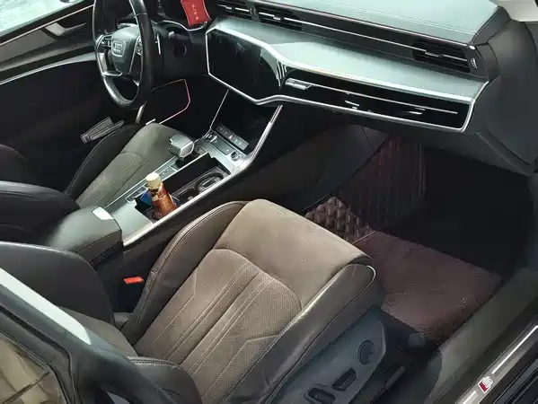 Audi A7L 2022