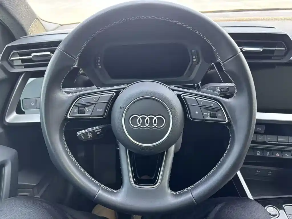 Audi A3 2023 — фото 7