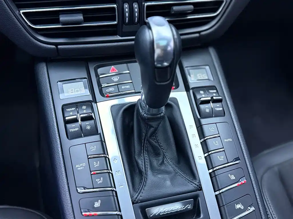 Porsche Macan 2019 — фото 13