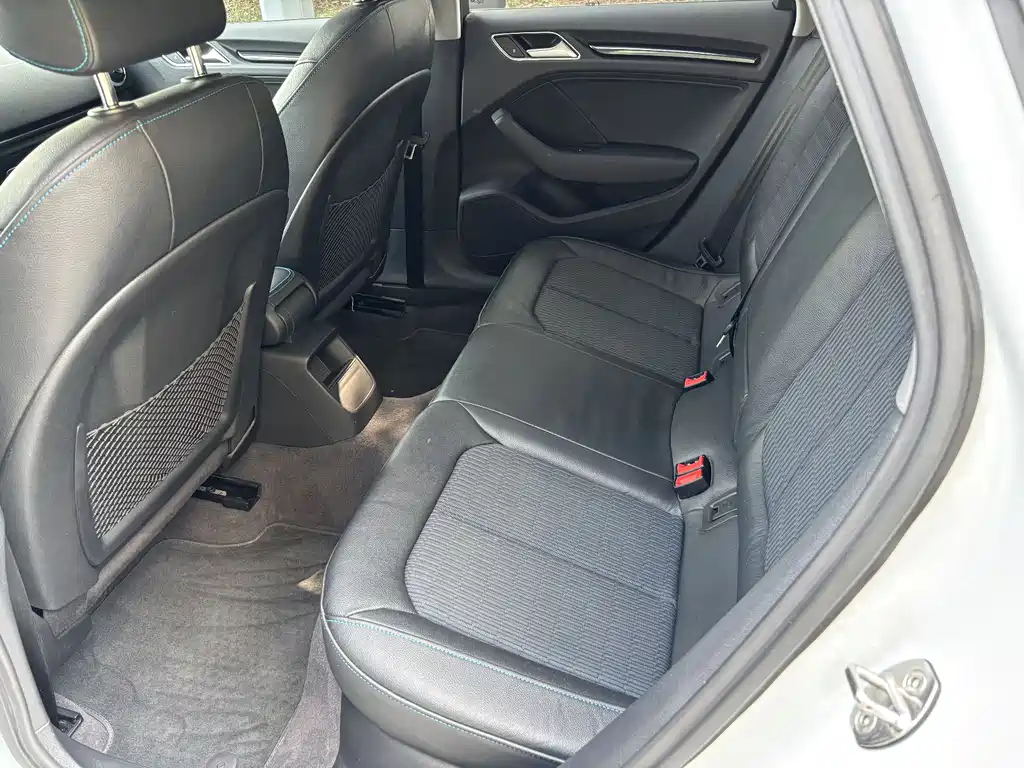 Audi A3 2018 — фото 10