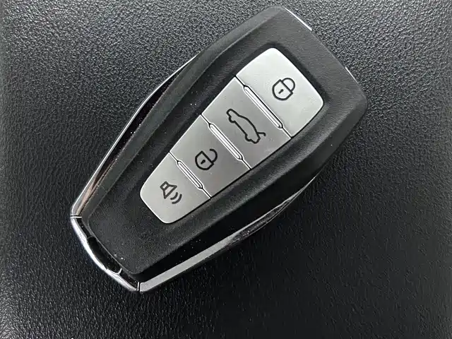 Geely Emgrand 2025 — фото 13