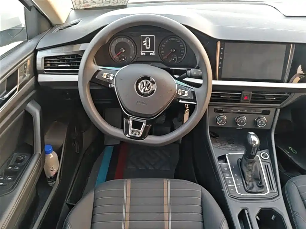 Volkswagen Lavida 2018 — фото 11