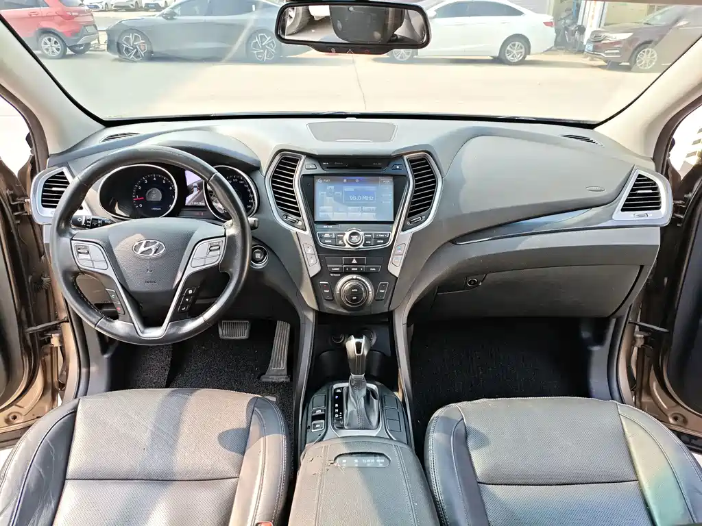 Hyundai Santa Fe 2015 — фото 10