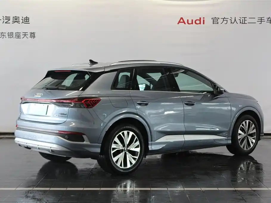 Audi Q4 e-tron 2025 — фото 5