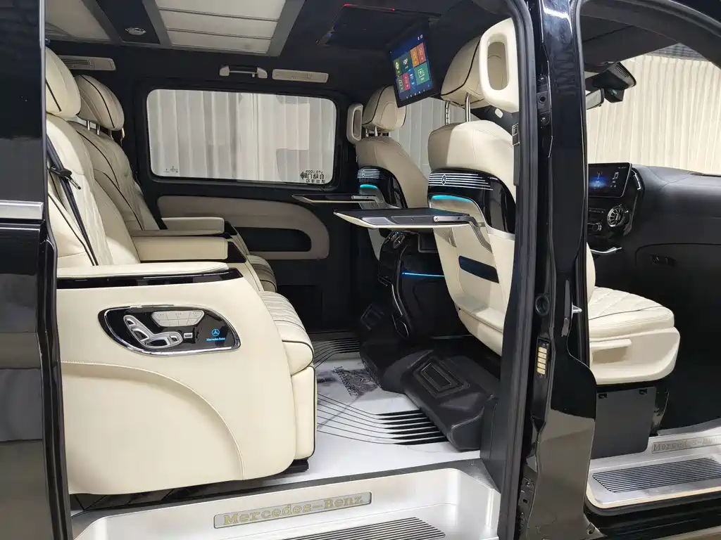 Mercedes-Benz Vito 2023 — фото 16