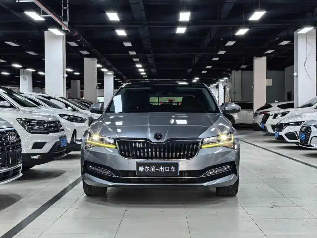 Skoda Superb 2023 — фото 2