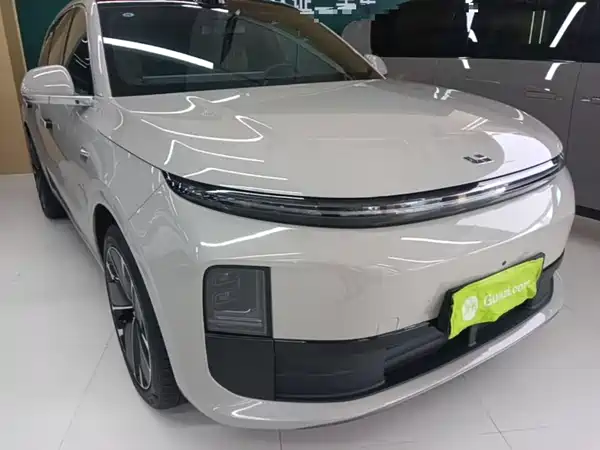 Li Auto L6 2025