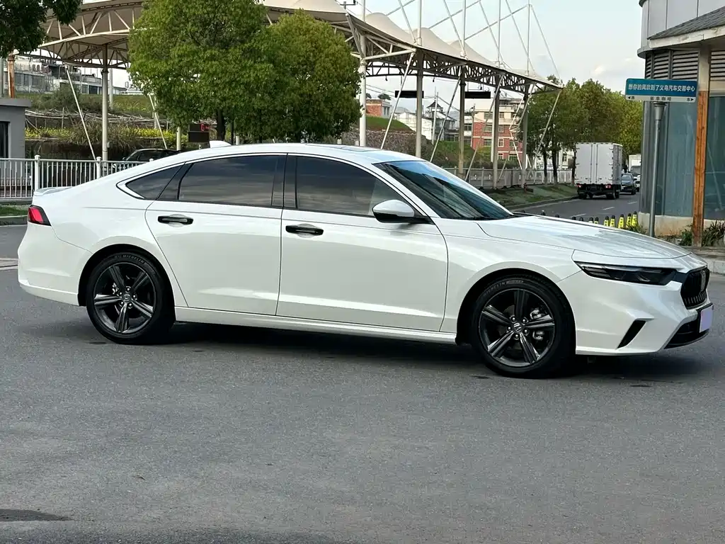 Honda Inspire 2023 — фото 3