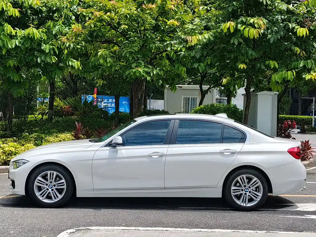 BMW 3 Series 2016 — фото 4