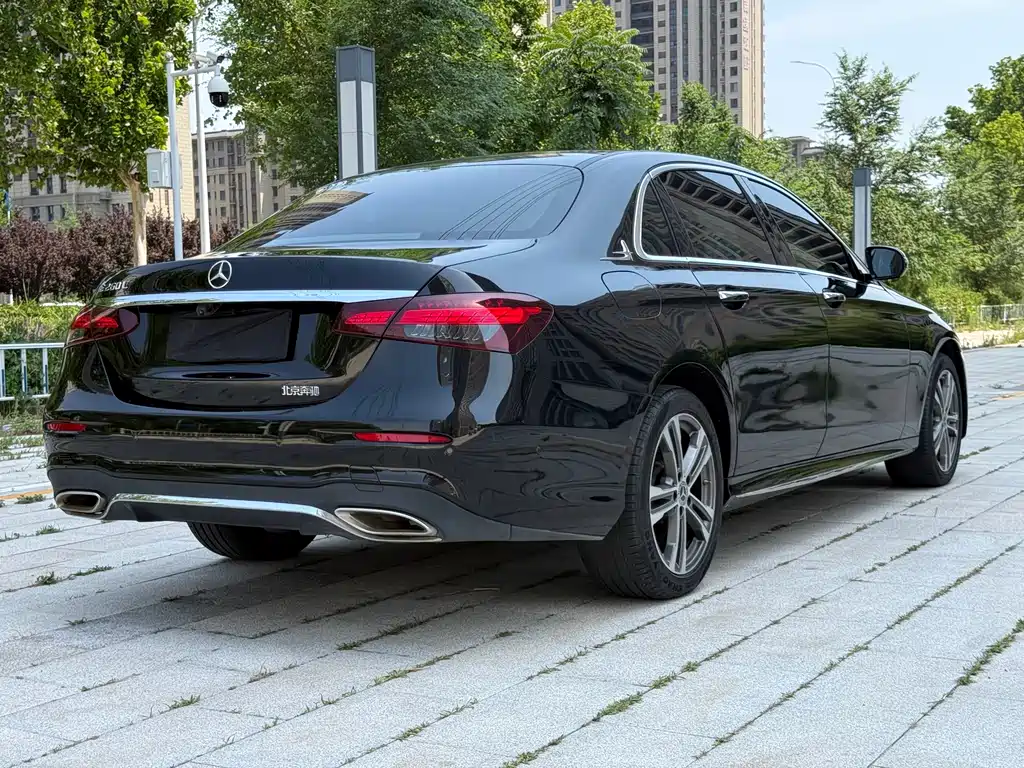 Mercedes-Benz E-Class 2021 — фото 18