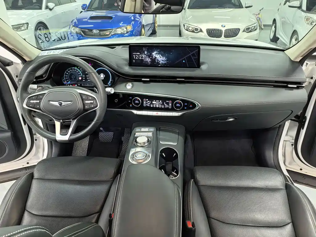 Genesis GV70 EV 2024 — фото 10