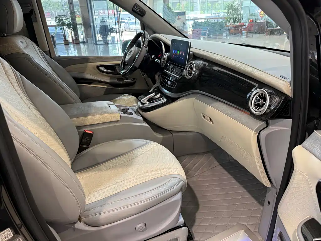 Mercedes-Benz V-Class 2019 — фото 5