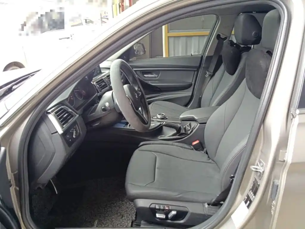 BMW 3 Series 2017 — фото 15