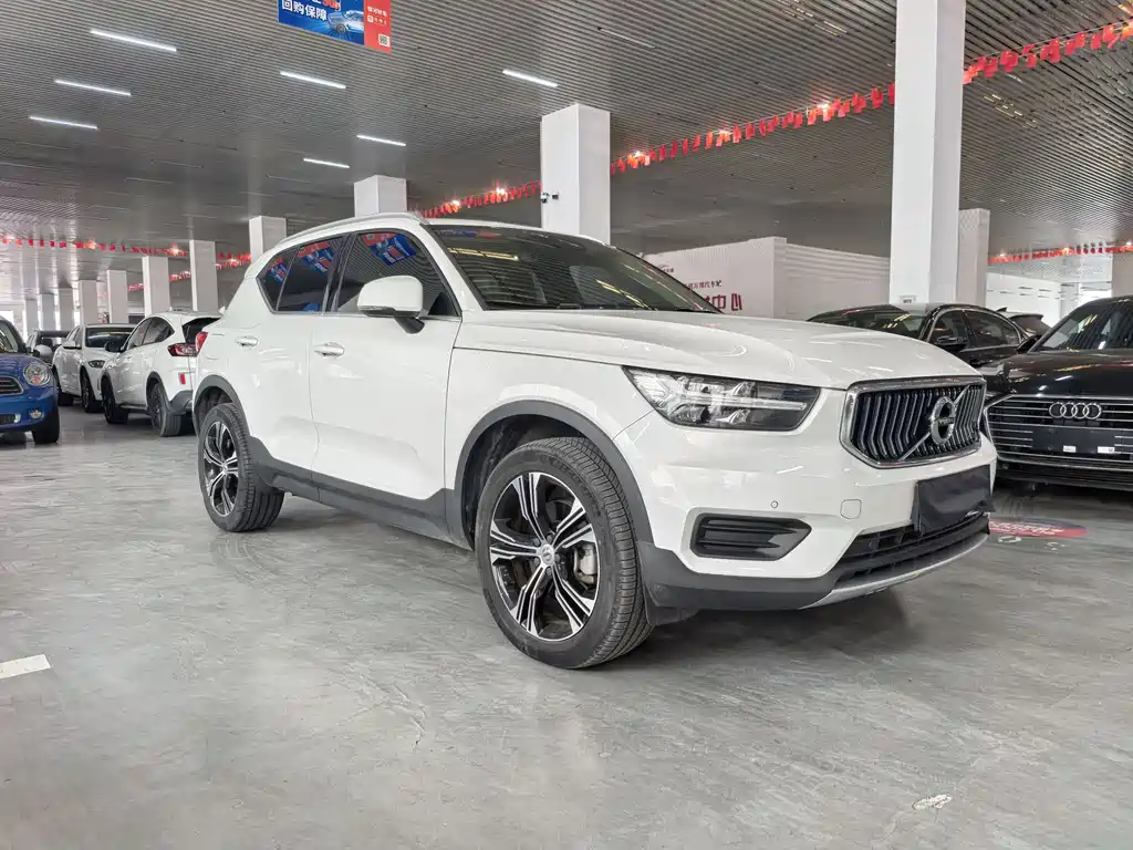Volvo XC40 2021 — фото 3