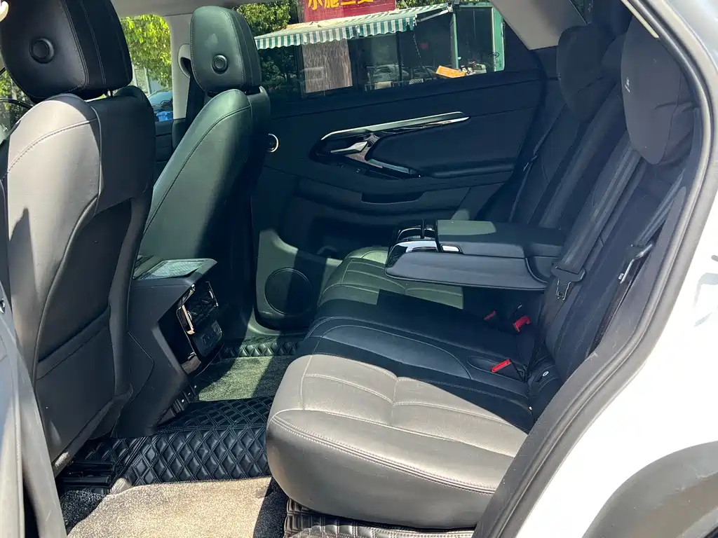 Land Rover Range Rover Evoque 2022 — фото 11
