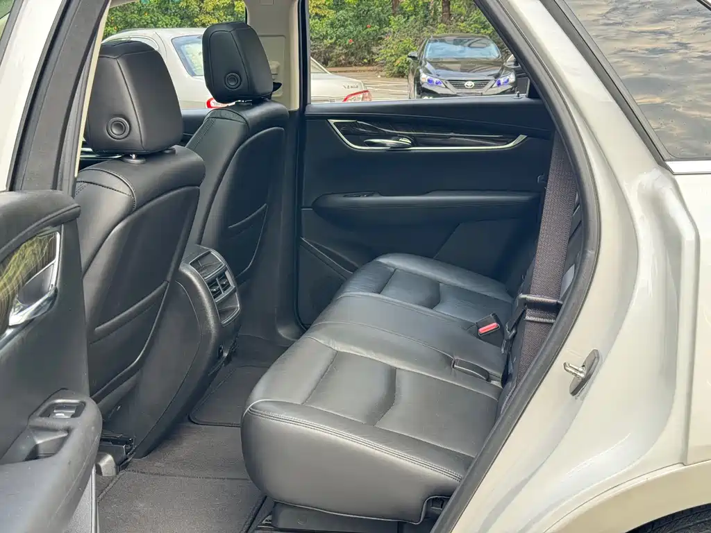 Cadillac XT5 2016 — фото 5