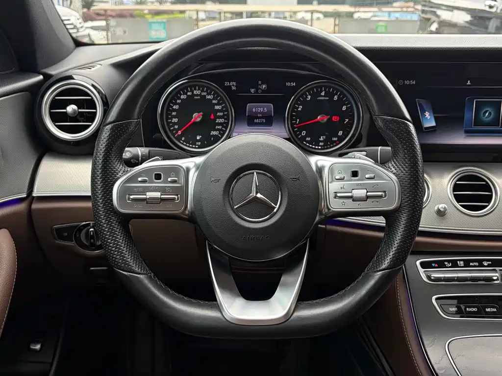 Mercedes-Benz E-Class 2019 — фото 19