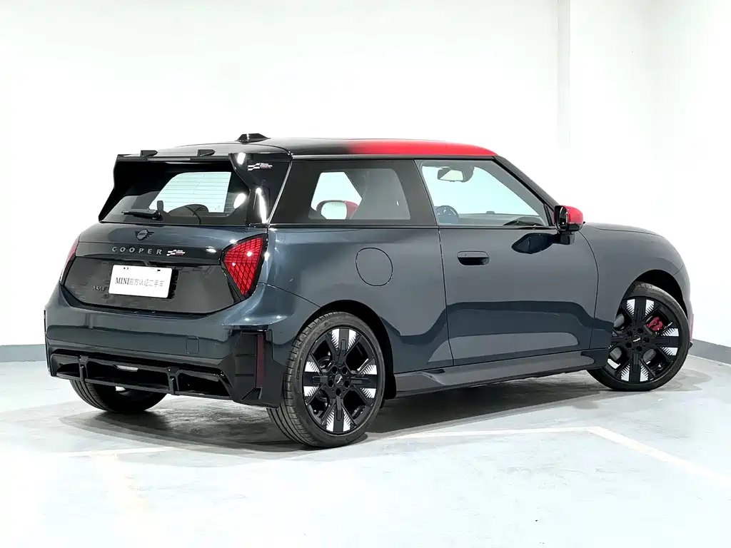 MINI JCW EV 2026 — фото 10