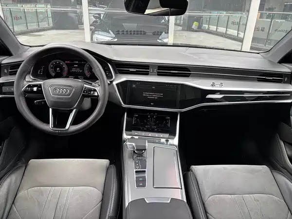 Audi A6L 2022