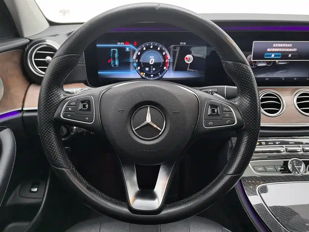 Mercedes-Benz E-Class 2017 — фото 11