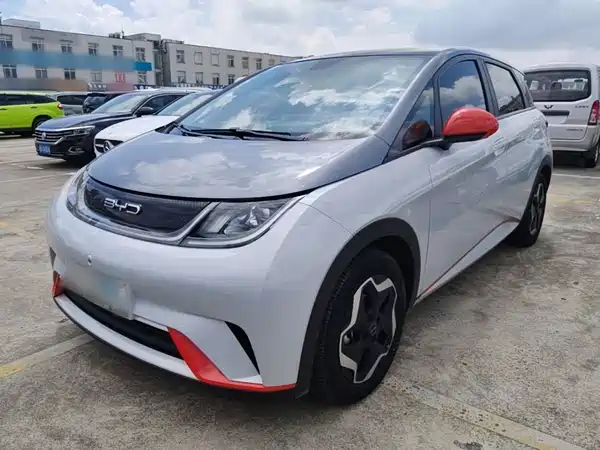 BYD Dolphin 2023