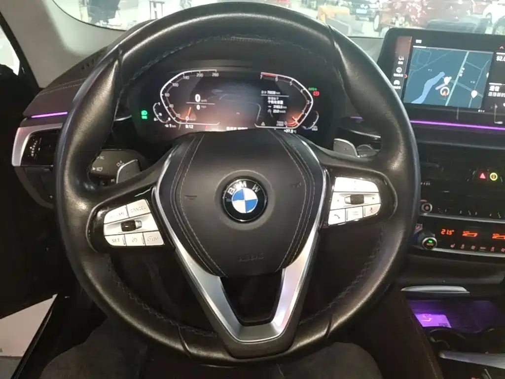 BMW 5 Series 2021 — фото 11