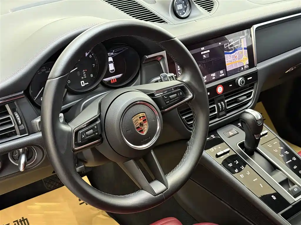 Porsche Macan 2024 — фото 13