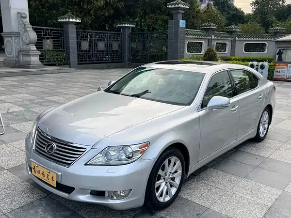 Lexus LS 2010