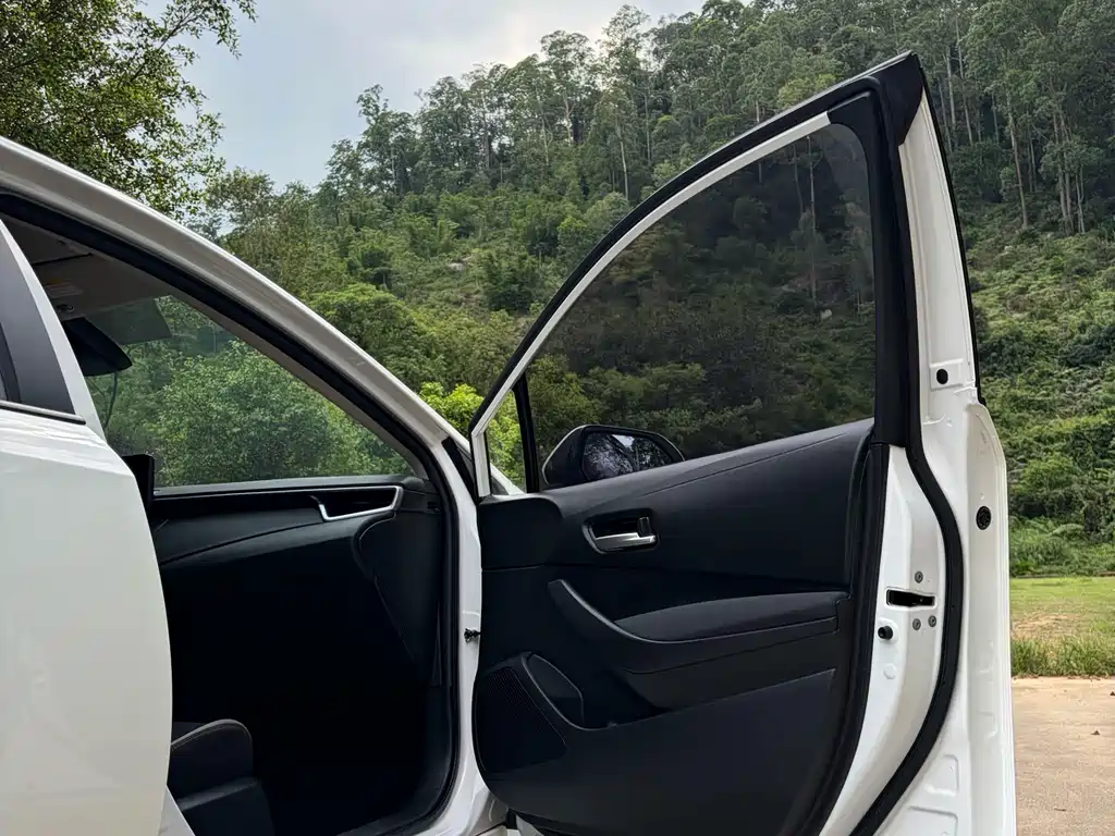 Toyota Corolla 2023 — фото 15