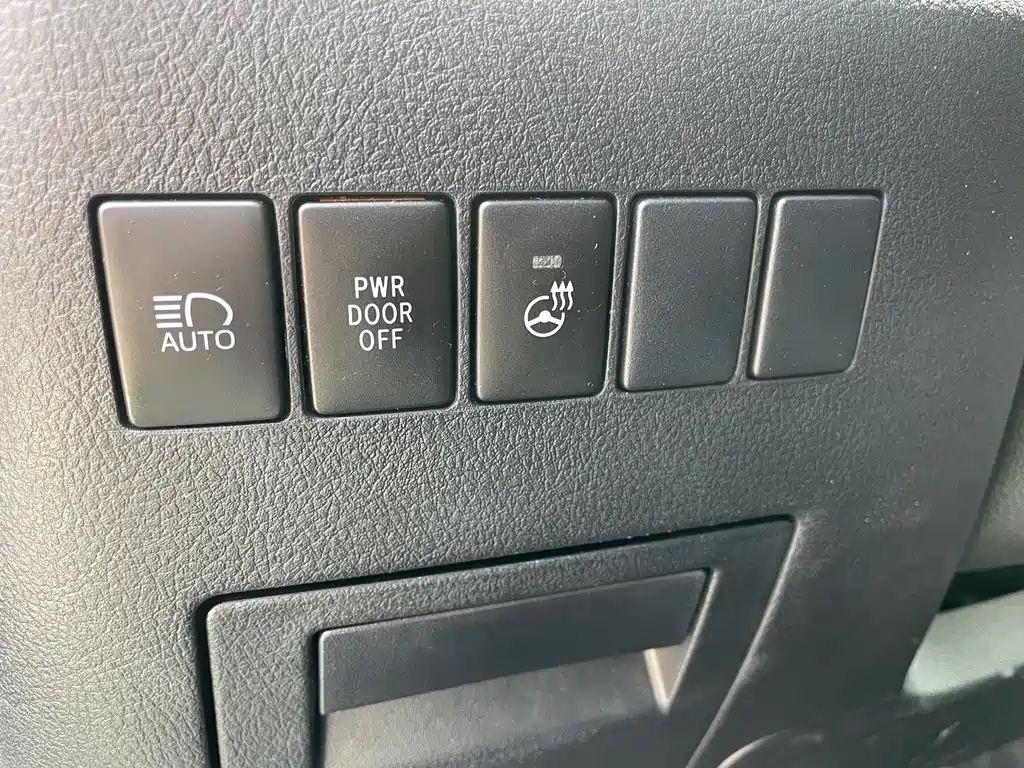 Toyota Vellfire 2020 — фото 17