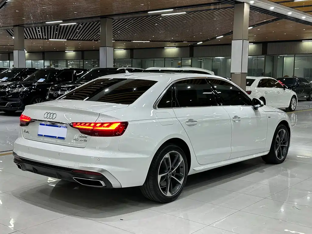 Audi A4L 2024
