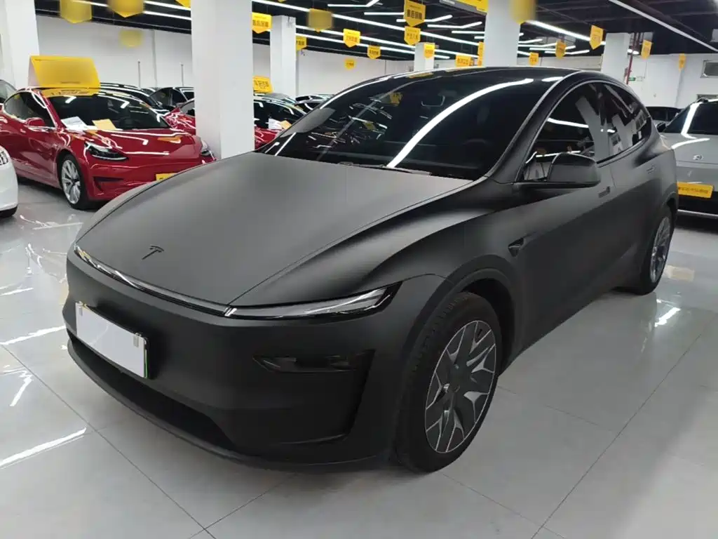 Tesla Model Y L 2025 — фото 1