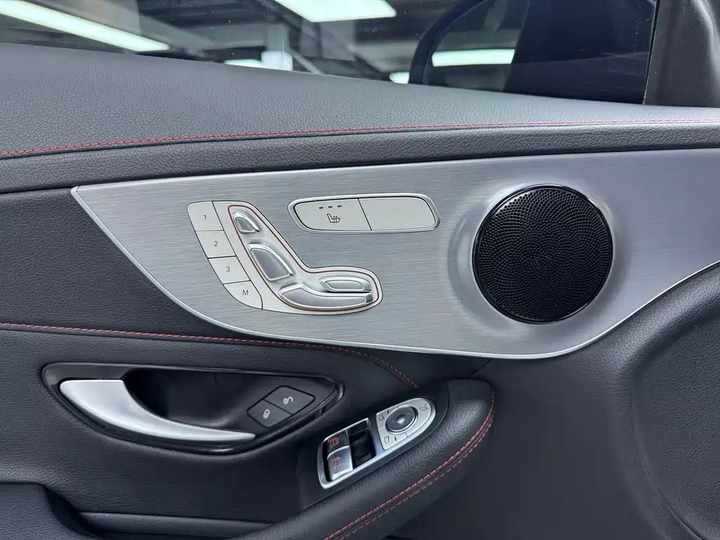 Mercedes-Benz C-Class 2023 — фото 4