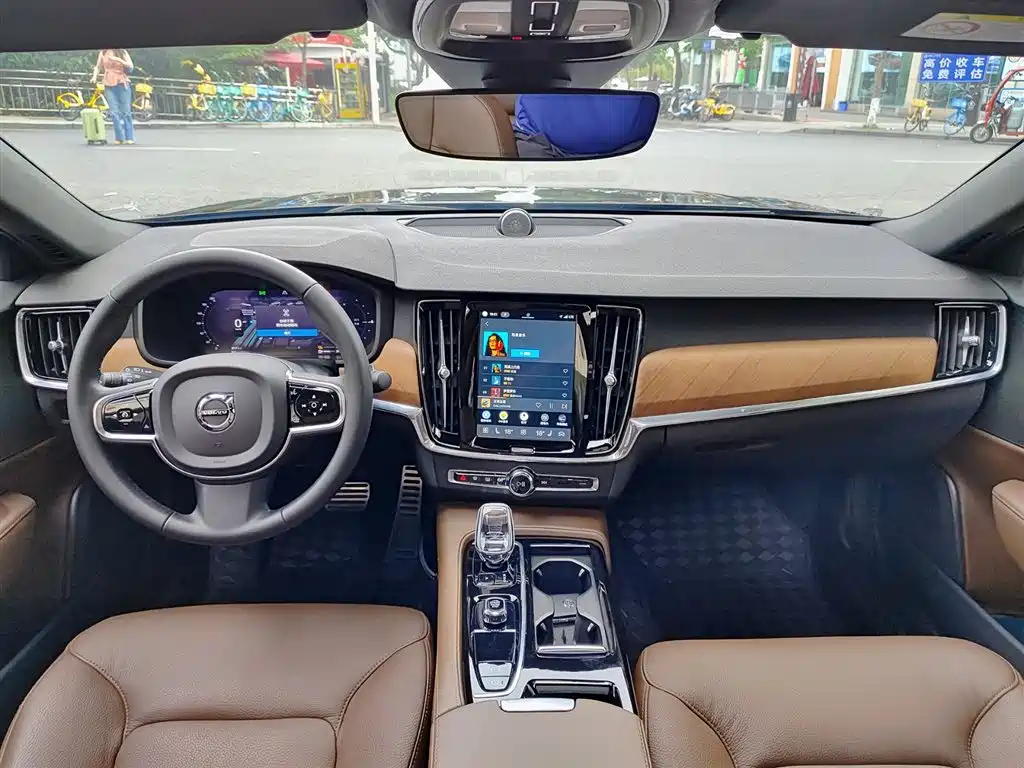 Volvo S90 PHEV 2023 — фото 10