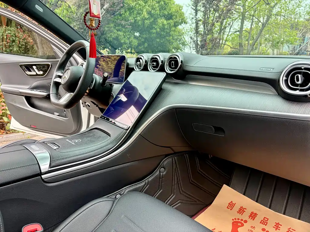 Mercedes-Benz C-Class 2023 — фото 8