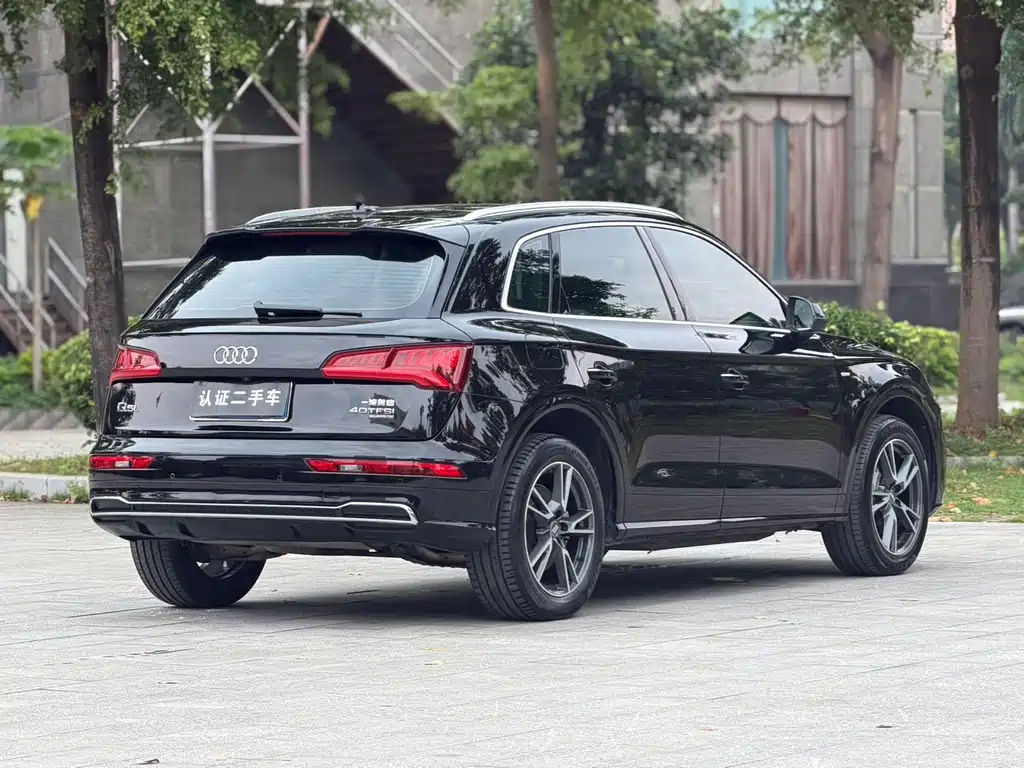 Audi Q5L 2020 — фото 21